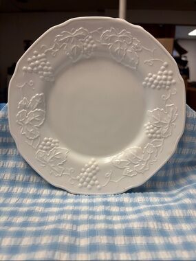Vintage Indian Glass Company - Harvest Grape Milk Glass Salad Plate 8”